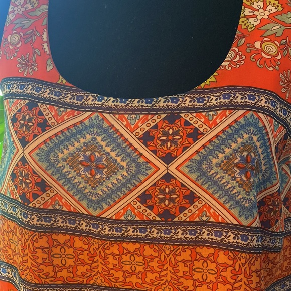 Super cute, soft, multi colors sleeveless summer blouse. - Picture 3 of 7